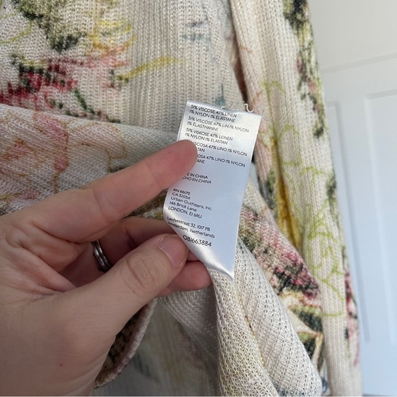 Anthropologie Floral Cream V Neck Sweater Top - Picture 4 of 5